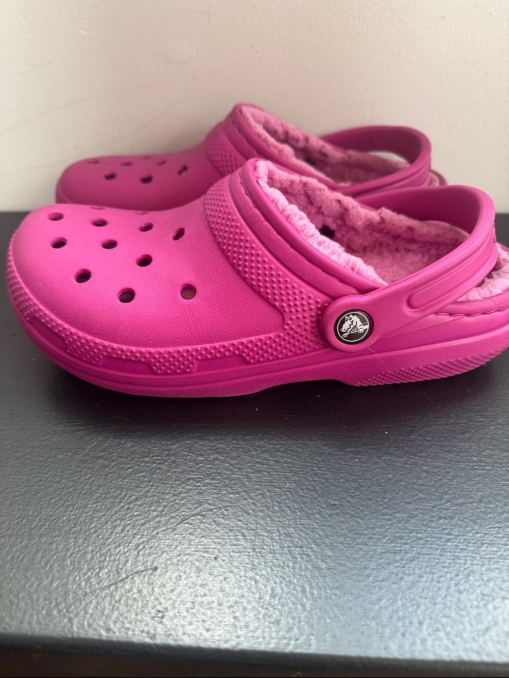 CROCS Classic Cozy Sherpa Lined Fuchsia/Hyper Pink Clog W7/M5 - Picture 9 of 10